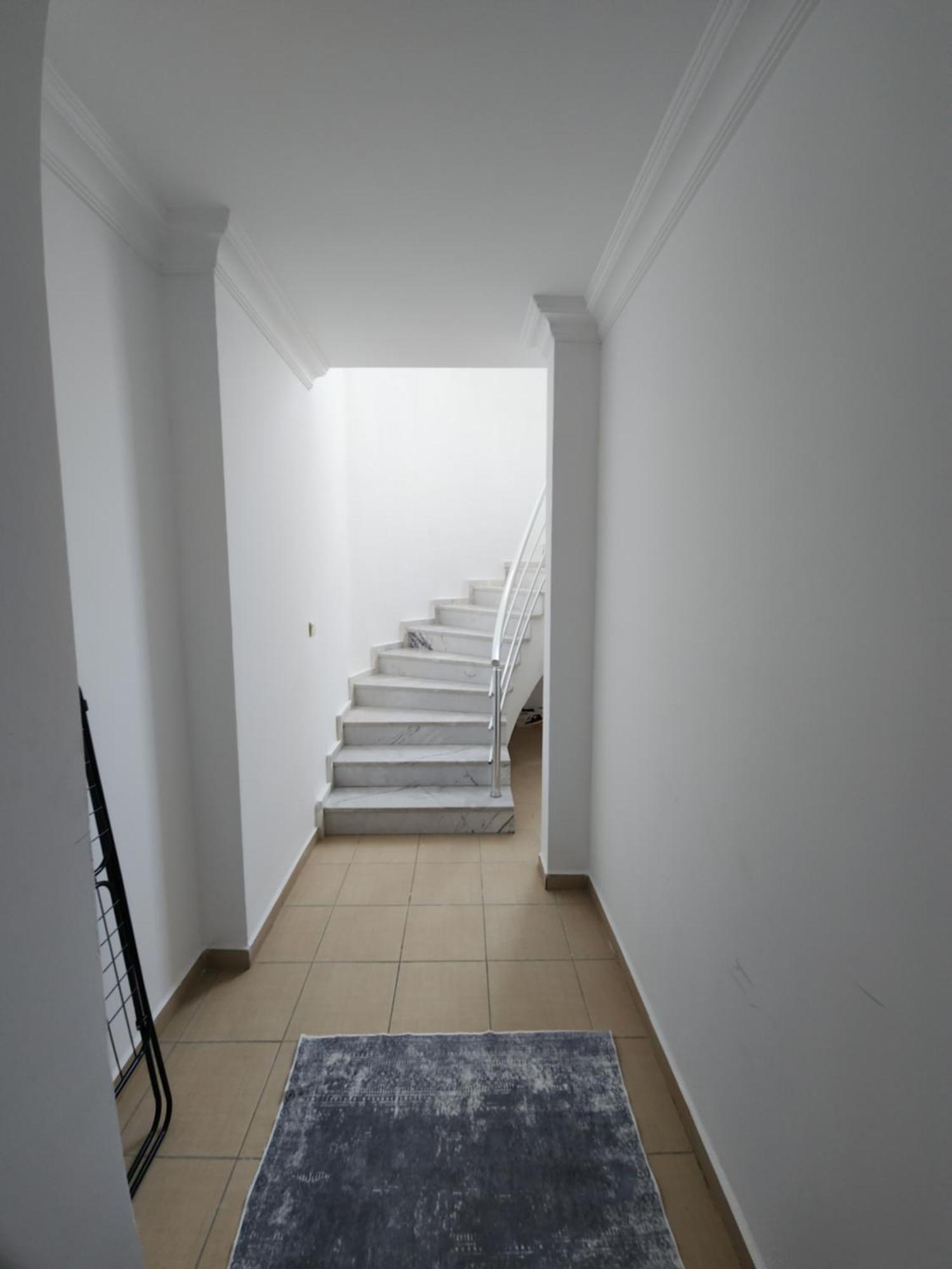 Apartment Circle