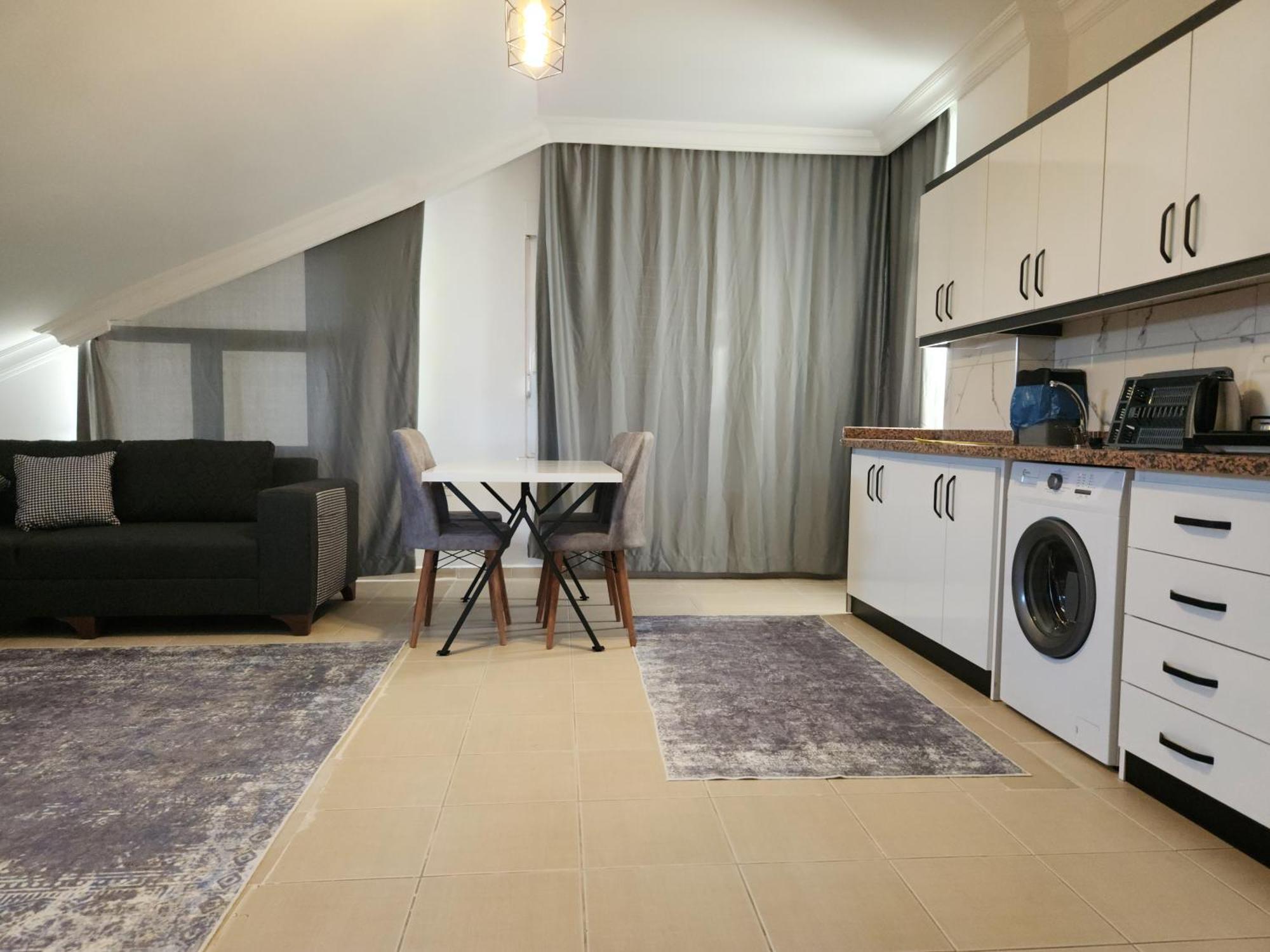 Circle Apartment *