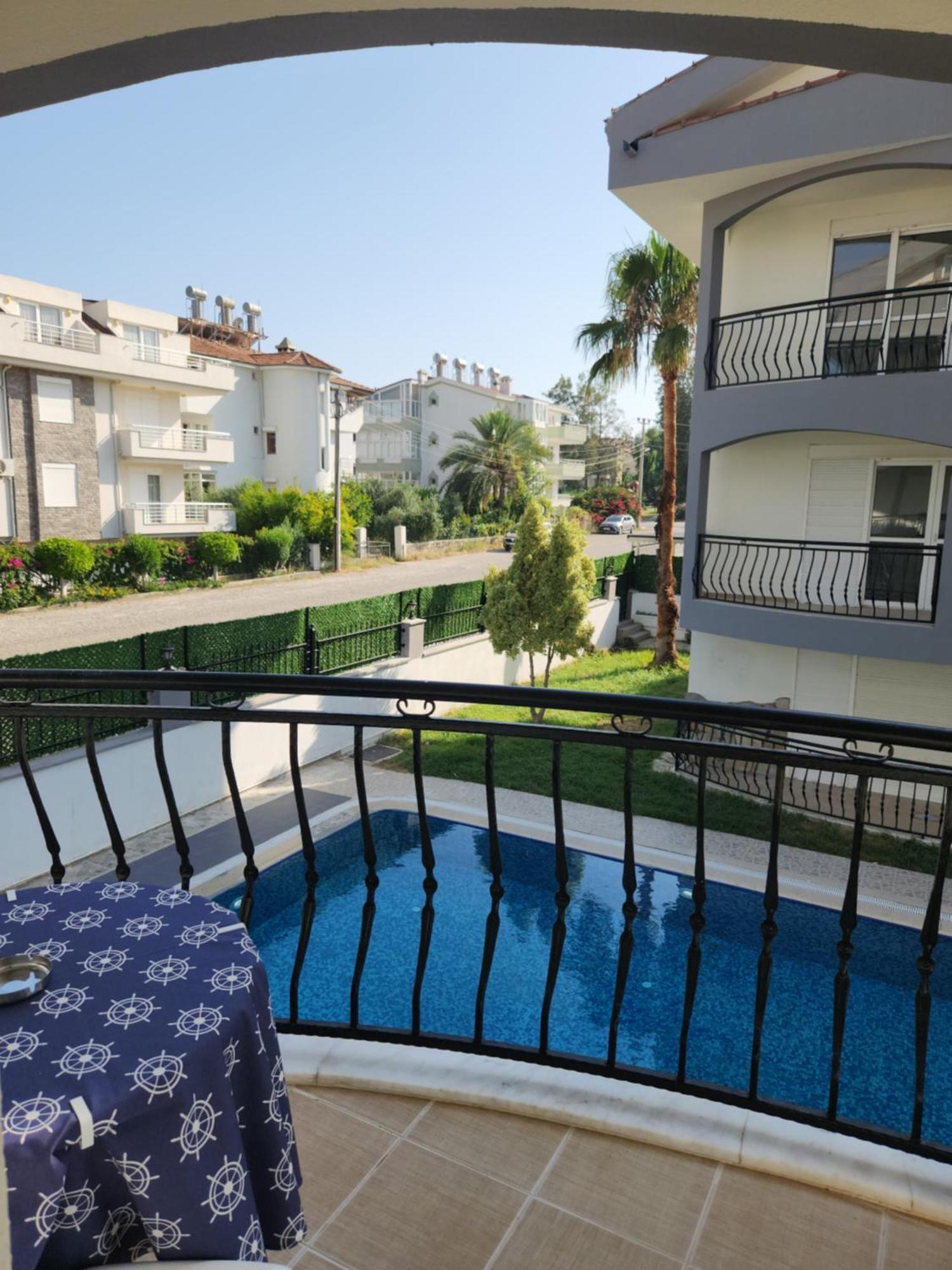 Circle Apartment *