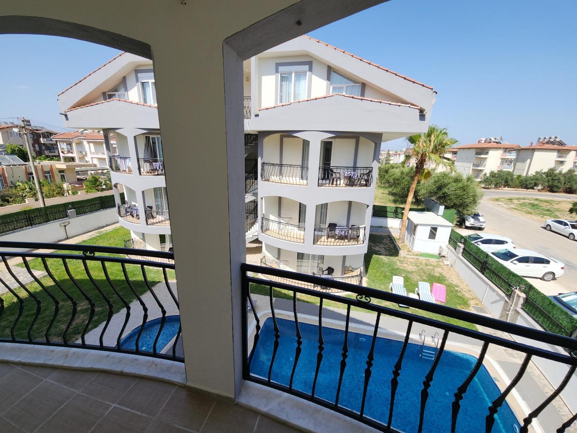 Apartment Circle