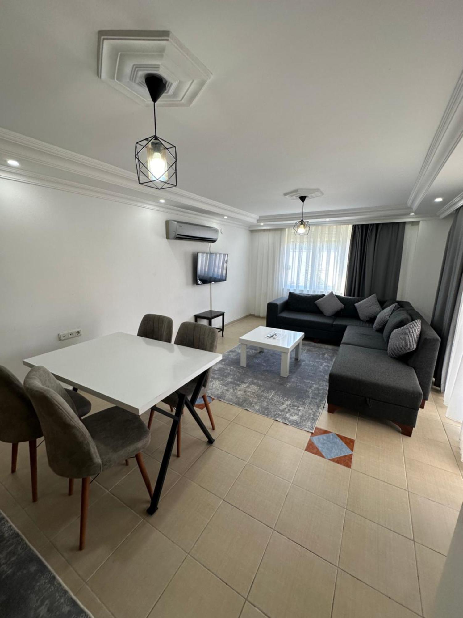Circle Apartment *